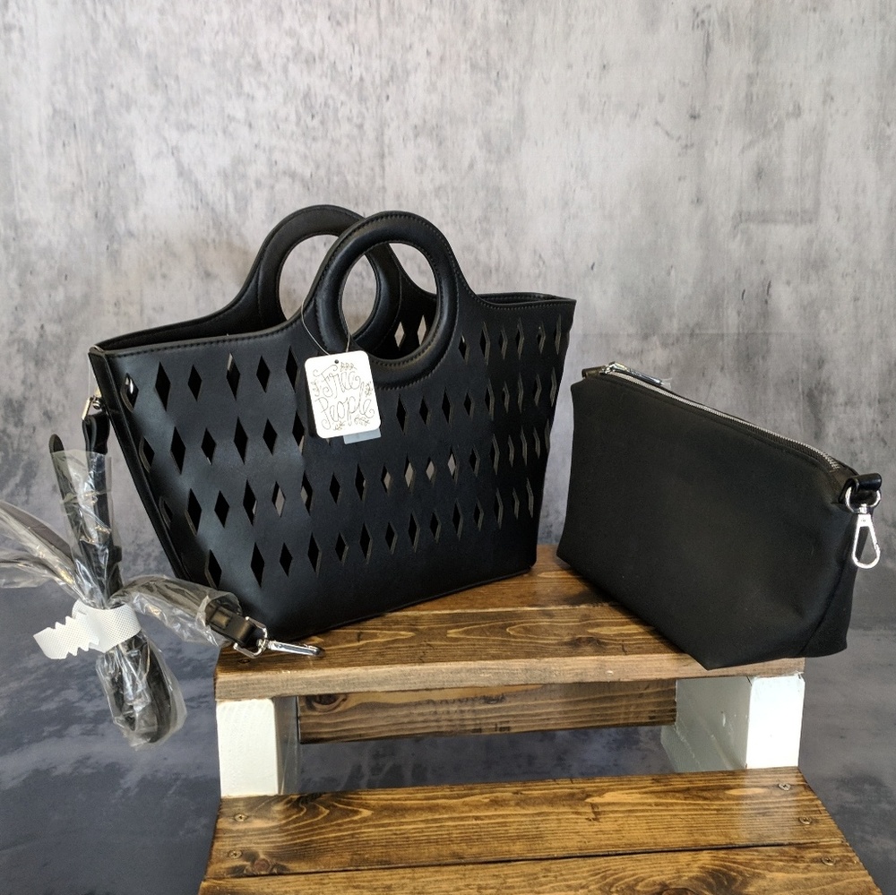 Free People Cutout tote/shoulder/crossbody bag ☀️ - Picture 6 of 8
